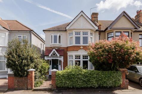 Belgrave Road, E11