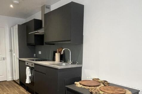 Apt 4, Willis House, Peel Street photo 3