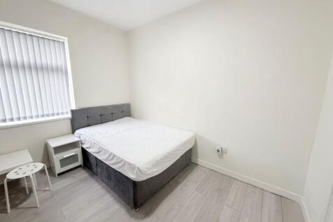 260 Bradford Road, Huddersfield, HD1 photo 4