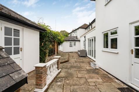 Rear walkway