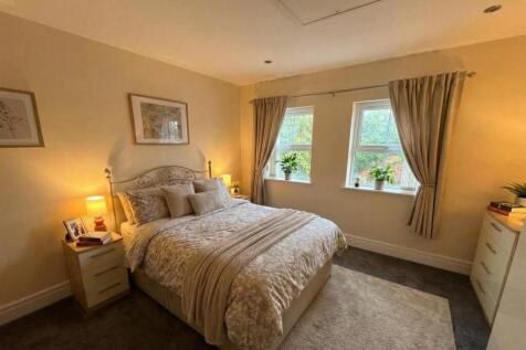 Bedroom 2.JPG