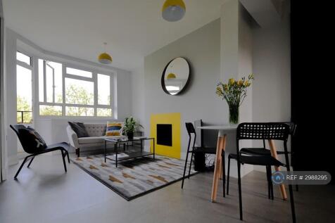 Lounge/Dining Area