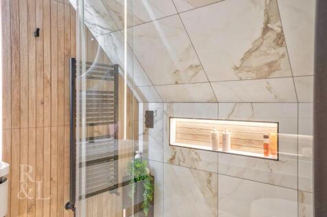 19 Westminster Drive (27).jpg