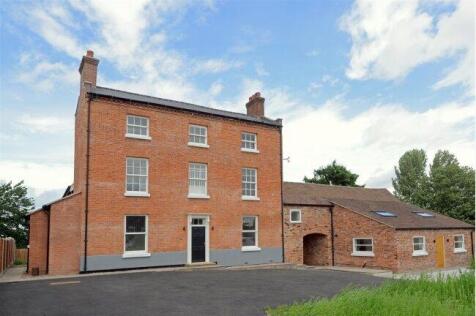 2 Bed Unfurnished Townhouse