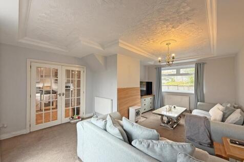 Southway Drive 214 - Lounge Front 2.jpg
