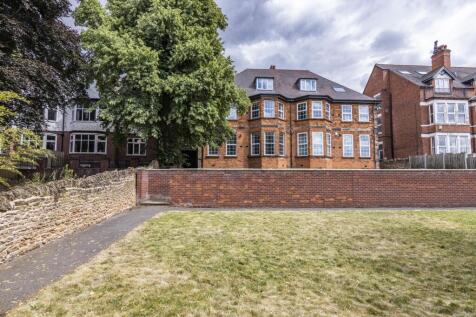 9-bed house on Barrack Lane, Nottingham, NG7, £6,649/mo