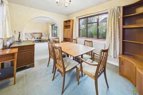 Presented by Clinton at EweMove Bexleyheath and Da