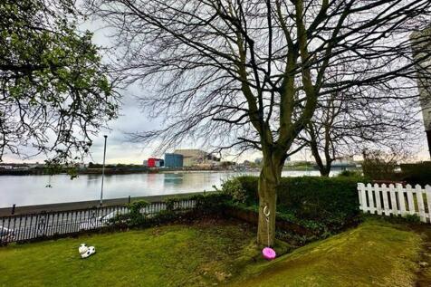 6 Promenade, Walney Island photo 4