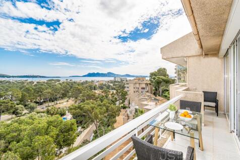 Penthouse in Gotmar with 3 Bedrooms and Sea View