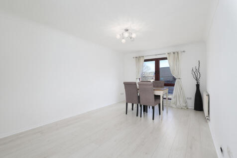 Knightswood Court Chalmers Properties Living Room A