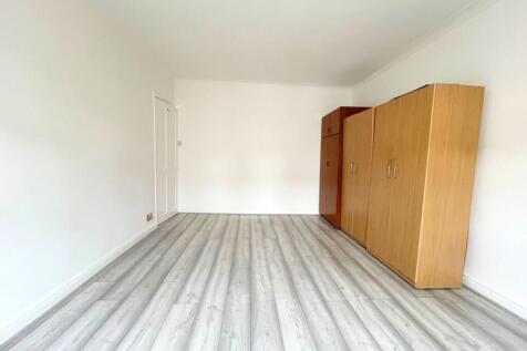 Fernbank Avenue, Wembley photo 3