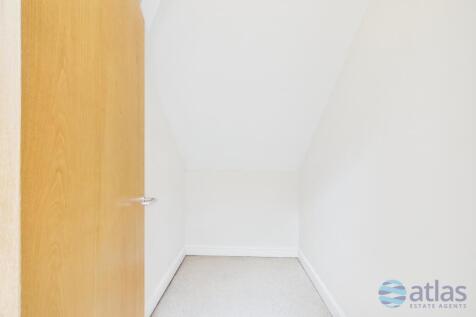 Walk In Wardrobe Space