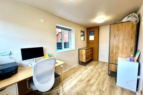 WhatsApp Image 2025-09-26 at 14.08.14 (2).jpeg