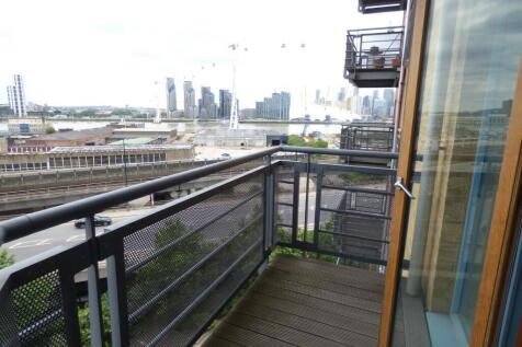 Western Beach, Hanover Avenue,  Newham, London, E16 photo 4