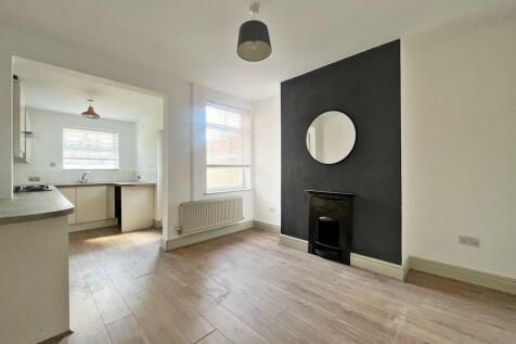 Sandhill Terrace, Latchford photo 4