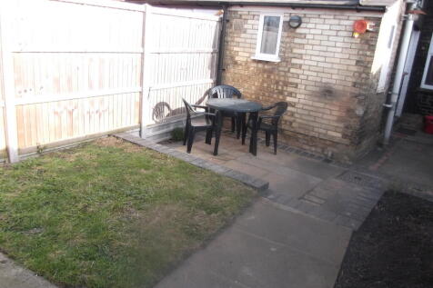 Fishers Green Road, Stevenage photo 5