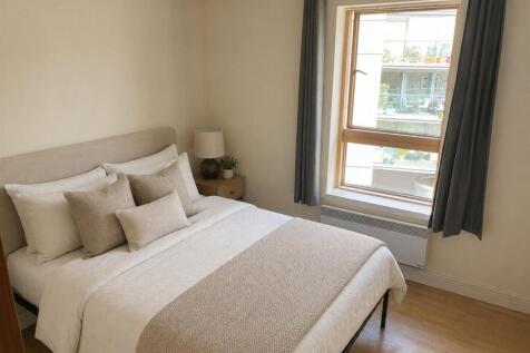 dressed bed 2.jpg