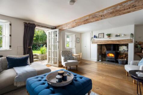 19 - Church Cottage - GL7 5HX - Web.jpg