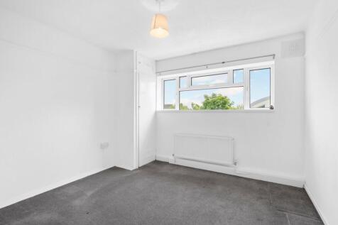 Bridge Street, Walton-On-Thames, KT12 photo 3