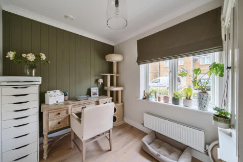 1306246-1-6843355...