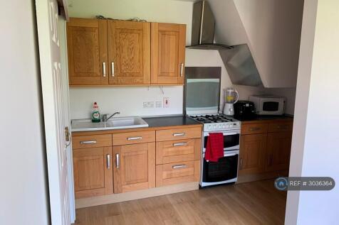 Powys Lane, London, N13 photo 5