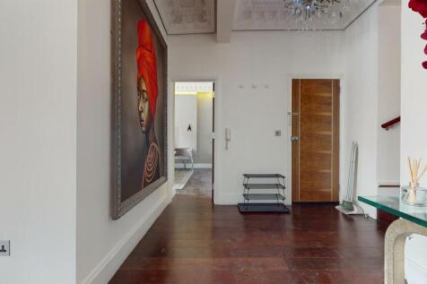 Flat 5, 17 Palace Gate Hallway3.jpg