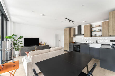 Reception/Kitchen