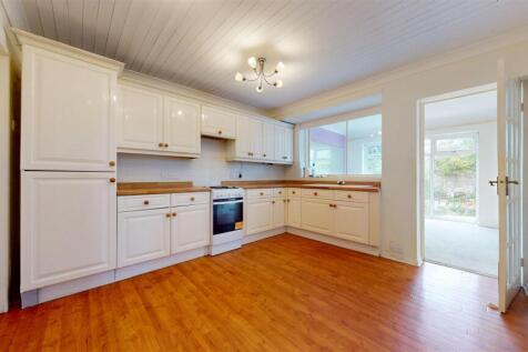 Humber Crescent Kitchen