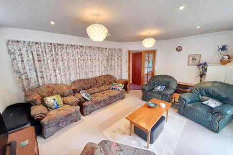 Living room 3 new.jpg