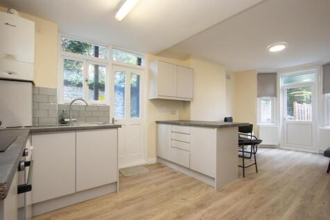 1 Maybury Street SW17 kitchen 2.jpg