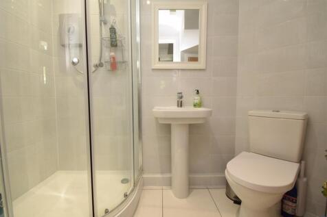 Carnforth Avenue, Wakefield, WF1 2GD photo 4