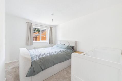 Taylors Ground, Quedgeley, Gloucester, Gloucestershire, GL2 photo 4