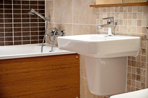 bh_apt_43_bathroo...