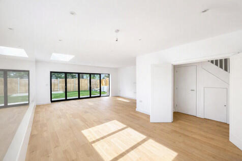 Arden Close, Reigate photo 2