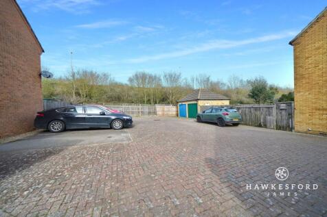 Archer Court, Sittingbourne - Car park
