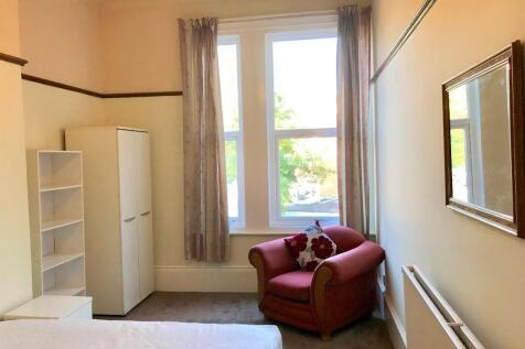 £132 pppw inc. 3 bills - Flat 2, 299 Upper Brook Street, Manchester, Greater Manchester, M13 photo 2