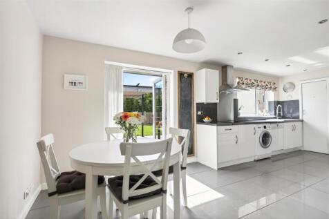Dining area/kitchen