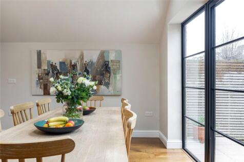 4 bed, 2 bath Terraced in belfast - Photo 8