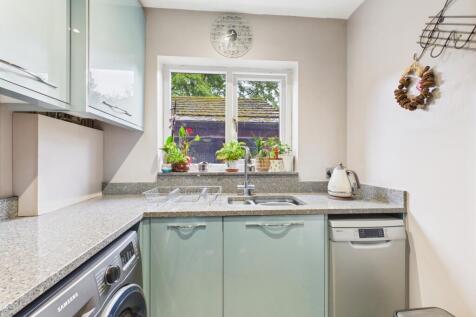 CAM03729G0-PR0110-STILL003