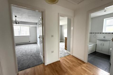 Wells Court, Mapplewell, Barnsley photo 5