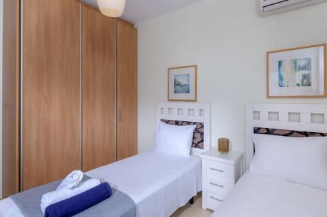 Semi-det. villas 1&amp;2