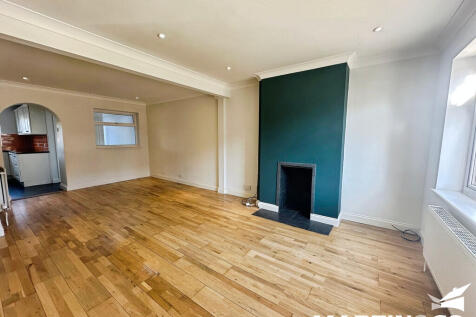 Meadgate Avenue, Chelmsford photo 4