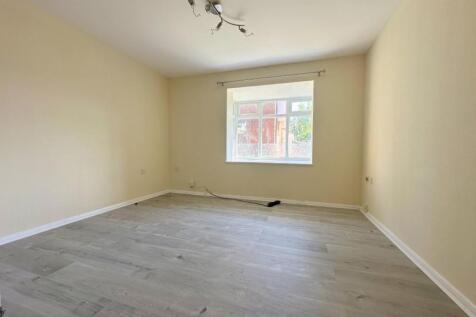 Howard Close, Luton, LU3 photo 3