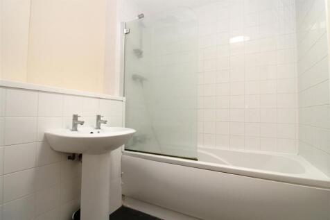 Bathroom.JPG