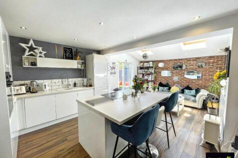 3 bedroom Terraced for sale