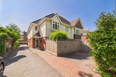 Bournemouth, BH5 - property photo