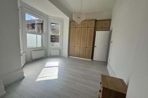 Rayleigh Road, Hutton, Brentwood photo 5
