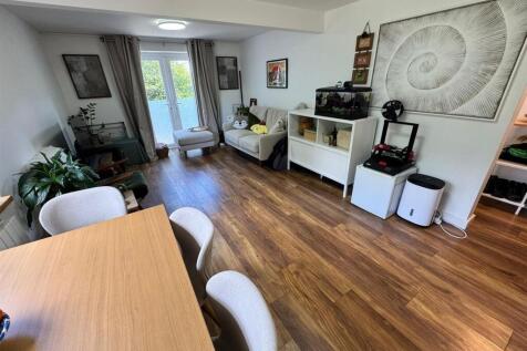 Lounge / Dining Room
