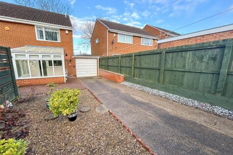 Fountains Close, Biddick, Washington, Tyne & Wear, NE38 photo 3