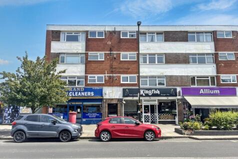 318 Grand Drive, Raynes Park, London, SW20 9NQ